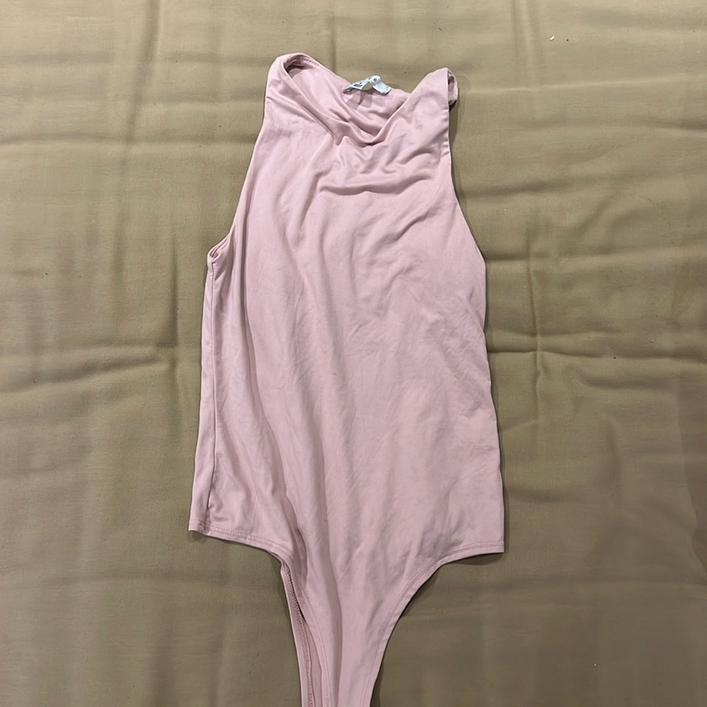 Seamless soft body suit
